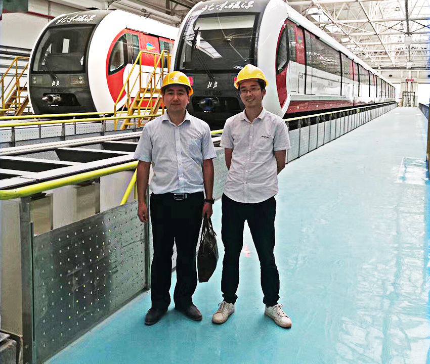 基準工業(yè)設計總監(jiān)劉坤、基準設計機構大區(qū)副總經(jīng)理劉開4.jpg 基準工業(yè)設計總監(jiān)劉坤、基準設計機構大區(qū)副總經(jīng)理劉開4.jpg