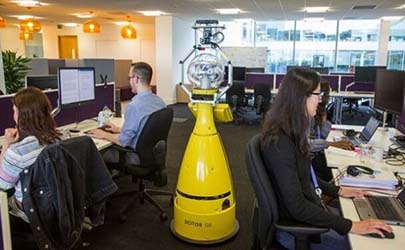 上班想偷懶？沒門！機(jī)器人經(jīng)理在盯著你！
